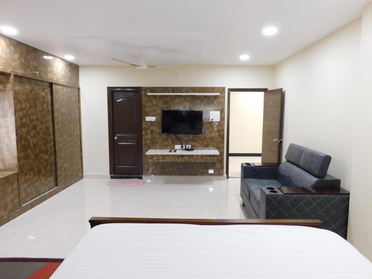 Voila At Nest Hotel Hyderabad Exterior photo