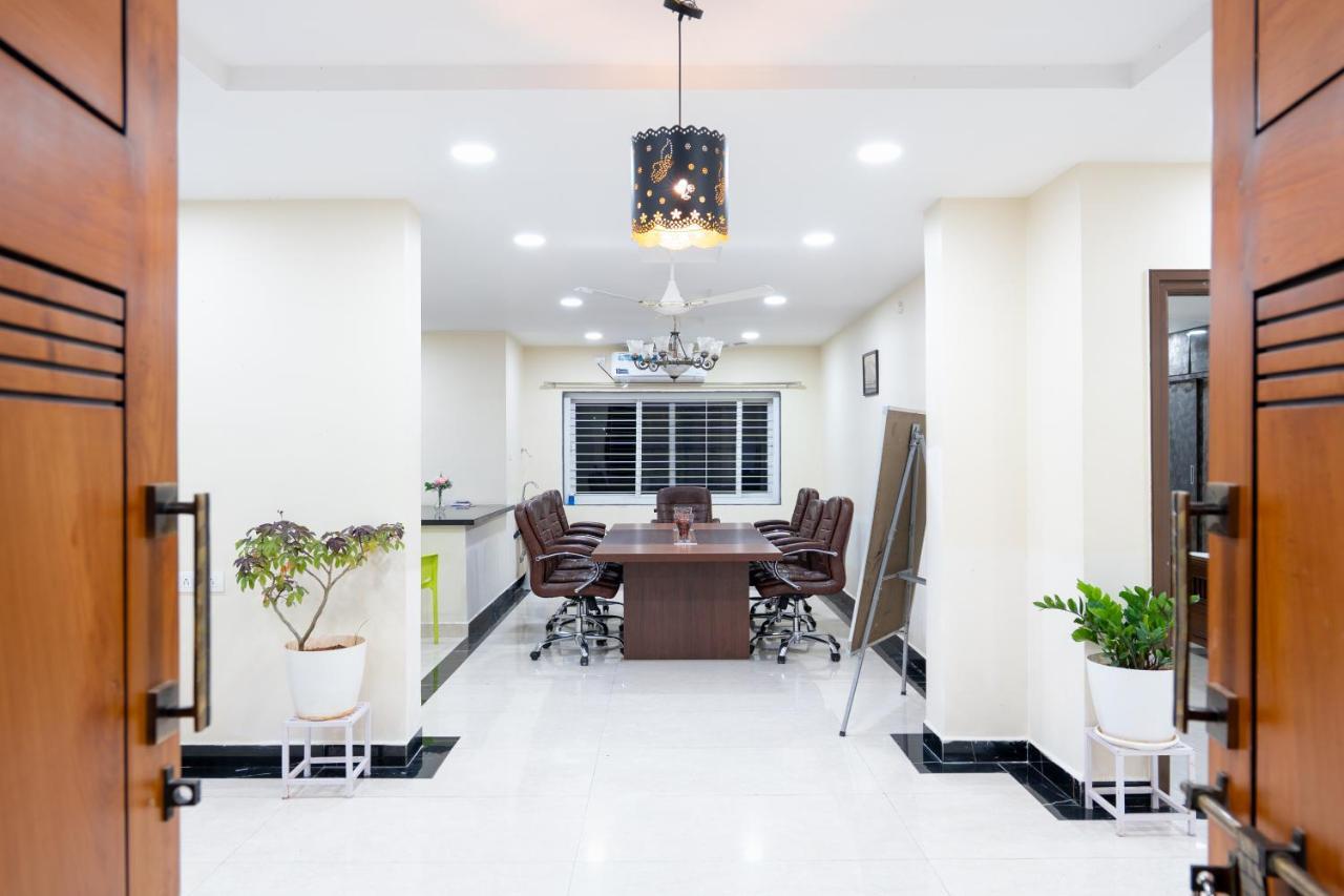 Voila At Nest Hotel Hyderabad Exterior photo